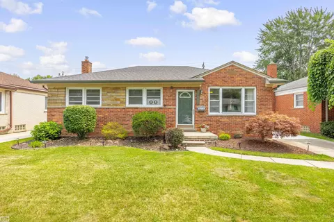 29728 Rosebriar, Saint Clair Shores, MI 48082