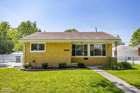 24701 Ursuline, Saint Clair Shores, MI 48080