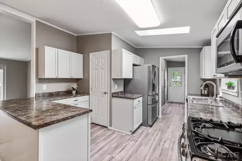 1053 Laberdee, Adrian, MI 49221 photo 7