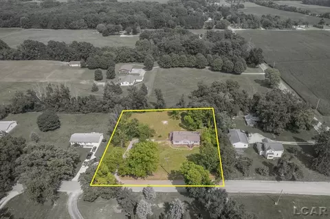 1053 Laberdee, Adrian, MI 49221 photo 5