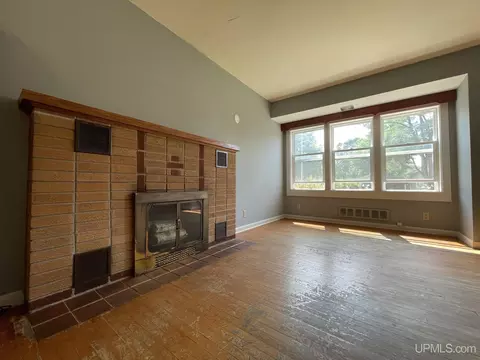102 W Fall, L'anse, MI 49946 photo 3