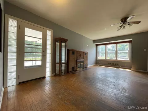 102 W Fall, L'anse, MI 49946 photo 2