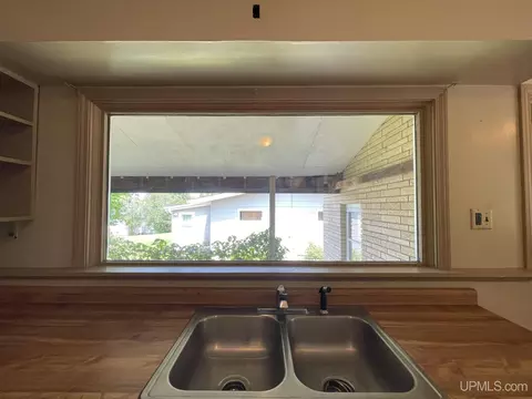102 W Fall, L'anse, MI 49946 photo 9