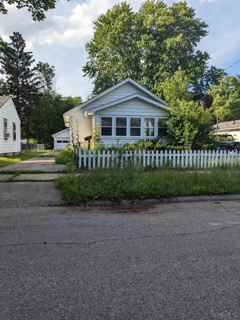 1816 Kendrick, Saginaw, MI 48602
