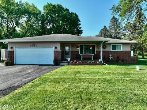 4105 W Ct, Flint, MI 48532