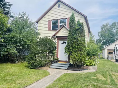 1314 Minnesota, Gladstone, MI 49837