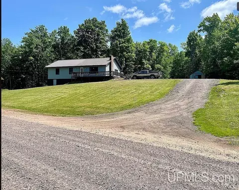 16455 Tihinen Rd, Chassell, MI 49916
