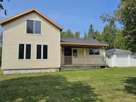 1121 N Co Rd 432, Gulliver, MI 49840