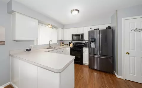 47412 Old Orch, Macomb, MI 48044 photo 6