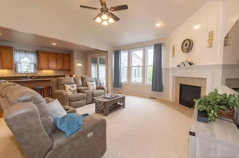 49559 Hiddenbrook, Macomb, MI 48042 photo 10