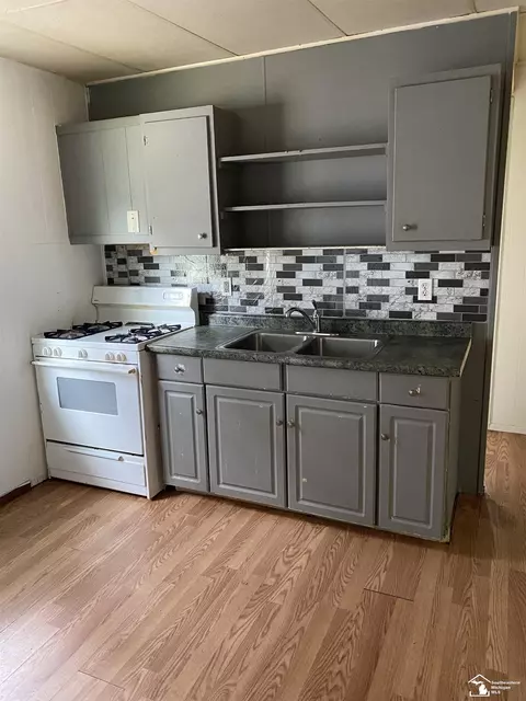 734 Smith, Monroe, MI 48161 photo 6
