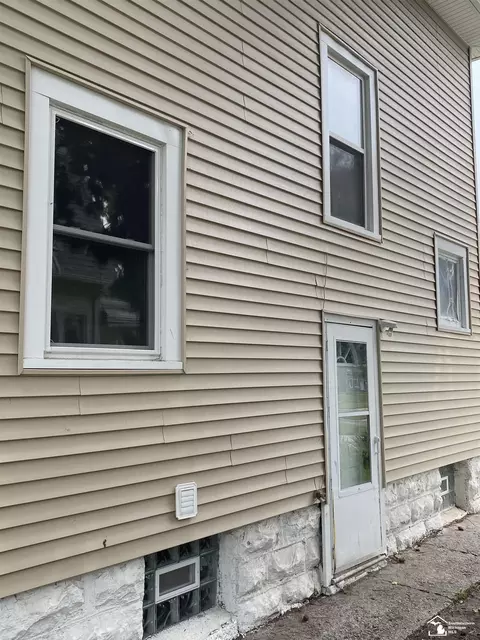 734 Smith, Monroe, MI 48161 photo 4