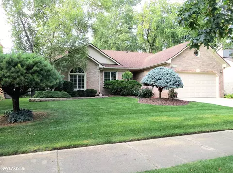 20295 Drummond Bay, Clinton Township, MI 48038
