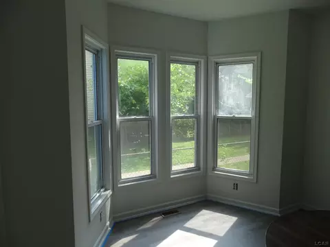 132 Bates, Jackson, MI 49202 photo 5