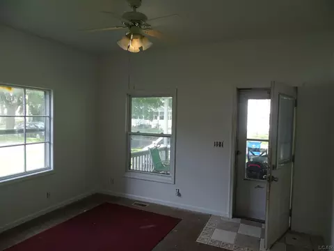 132 Bates, Jackson, MI 49202 photo 4