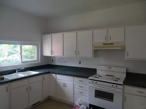 132 Bates, Jackson, MI 49202 photo 9