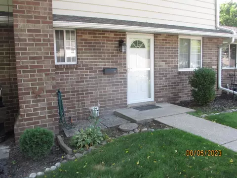 506 Chamberlain # 3, Flushing, MI 48433 photo 3
