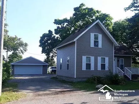 6908 Chester, South Rockwood, MI 48179