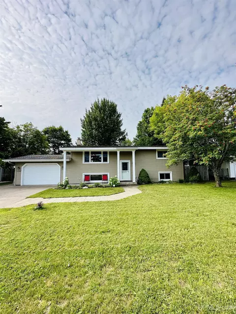 1765 S Rose, Ishpeming, MI 49849