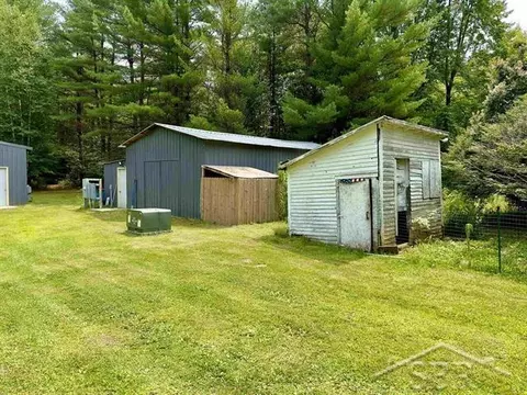 1633 S Dickenson, Shepherd, MI 48883 photo 21