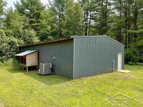 1633 S Dickenson, Shepherd, MI 48883 photo 17