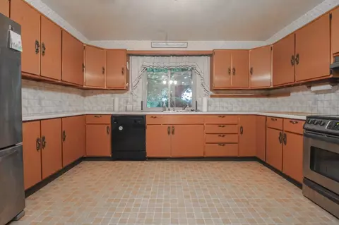 1438 S Morrish, Flint, MI 48532 photo 16