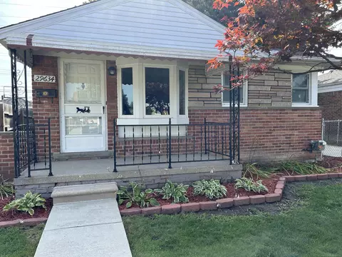 29634 Taylor, Saint Clair Shores, MI 48082