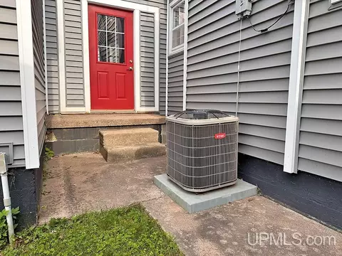 458 Oak, Ishpeming, MI 49849 photo 4