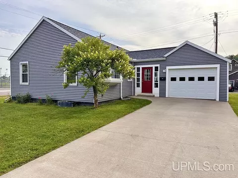 458 Oak, Ishpeming, MI 49849