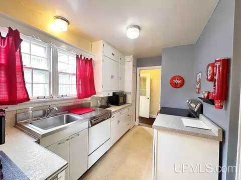 458 Oak, Ishpeming, MI 49849 photo 9