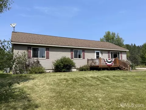 12891 Pelto, Baraga, MI 49908