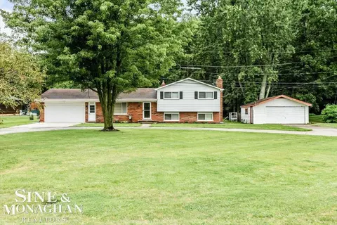 5236 County Line, Lenox, MI 48048