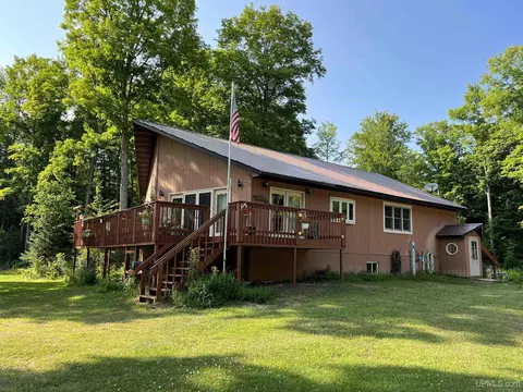 19027 Collins, L'anse, MI 49946 photo 6