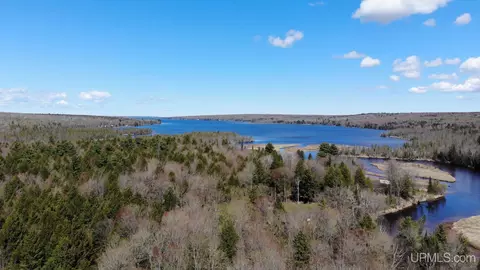 19027 Collins, L'anse, MI 49946 photo 4