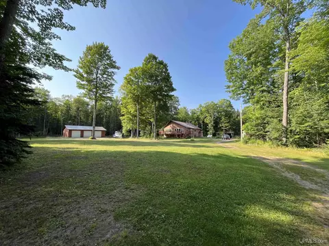 19027 Collins, L'anse, MI 49946 photo 5