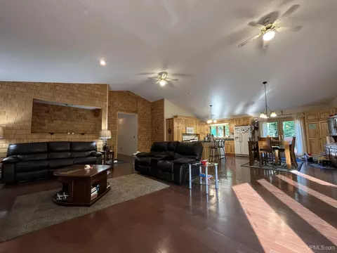 19027 Collins, L'anse, MI 49946 photo 17
