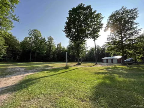 19027 Collins, L'anse, MI 49946 photo 32