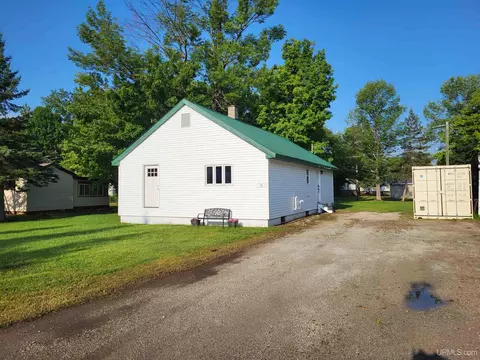 25 Cherry, White Pine, MI 49971