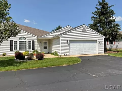 704 Carriage, Tecumseh, MI 49286