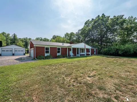 3151 Bluebush, Monroe, MI 48162