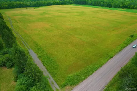 54556 Cross Cut Rd, Lake Linden, MI 49945