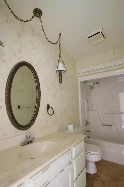 553 Oakbrook, Flushing, MI 48433 photo 10
