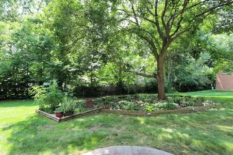 553 Oakbrook, Flushing, MI 48433 photo 14