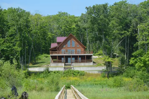 401 S East Shr, Sault Sainte Marie, MI 49783