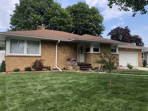 1909 S Farragut, Bay City, MI 48708