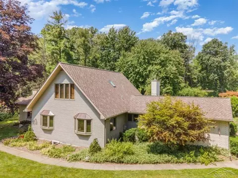4418 Linden, Midland, MI 48640