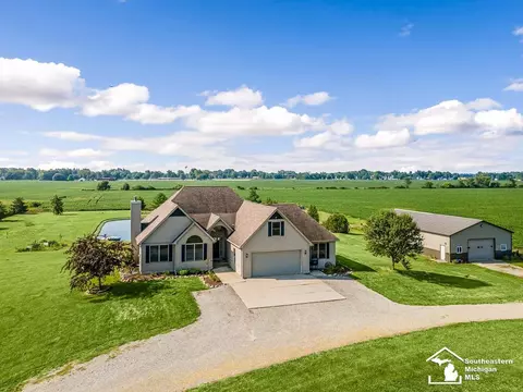 7475 Hendricks, Blissfield, MI 49228