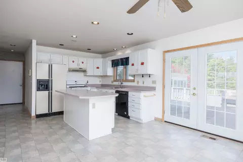 23251 Mcphall, Armada, MI 48005 photo 7