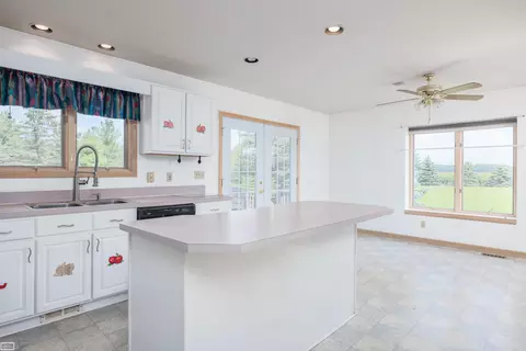 23251 Mcphall, Armada, MI 48005 photo 8
