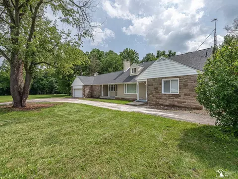 4087 Country Clb, Adrian, MI 49221